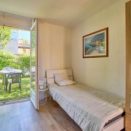 דירה Moderne Avec Terrasse Et Wifi - Fr-1-841-82 *
